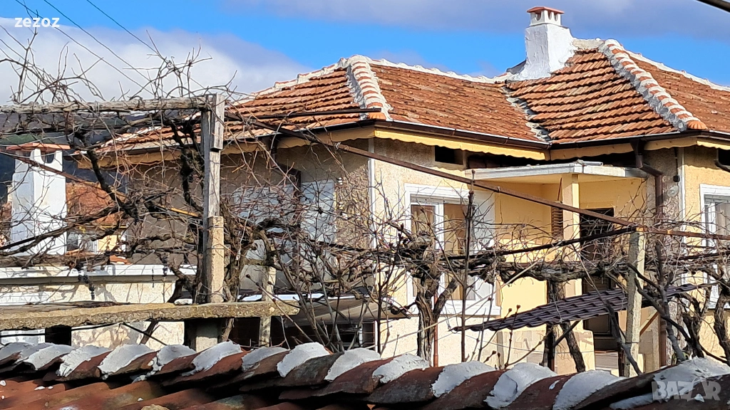 Къща с голям двор с.Ветрен, снимка 1