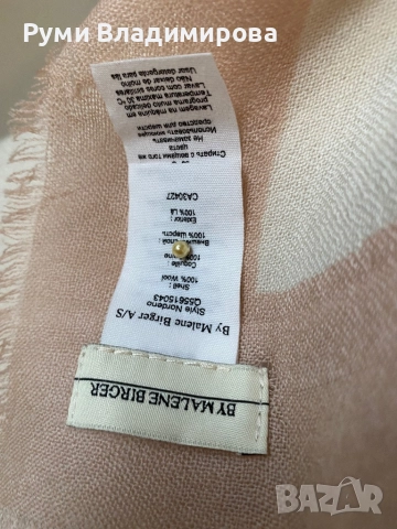 Бял шал на розово детелини By Malene Birger от 100 % вълна, снимка 5 - Шалове - 52857063