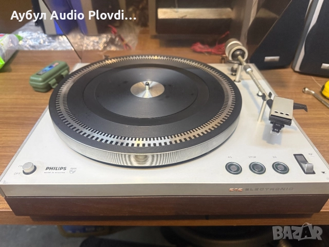 Грамафон PHILIPS 212 Electronic – Класика на фирмата, снимка 3 - Грамофони - 52865157