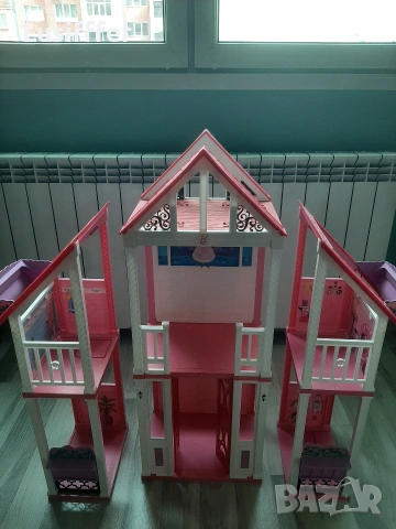 Оригинална къща за кукли Barbie, с аксесоакри, снимка 2 - Кукли - 53843653