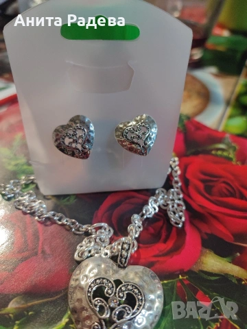Комплект Колие и обеци, снимка 2 - Бижутерийни комплекти - 53173315