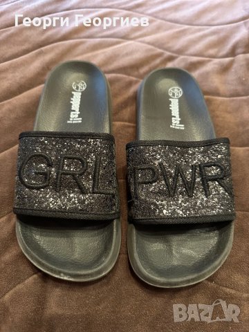 Два чифта летни чехли 