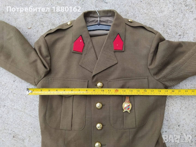 Парадната униформа , снимка 3 - Антикварни и старинни предмети - 52231804