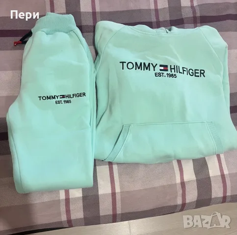 TOMMY HiLFIGERR