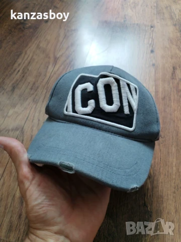 dsquared2 - страхотна шапка 