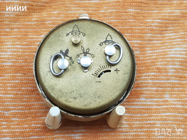 Часовник будилник Слава 2, снимка 3 - Антикварни и старинни предмети - 53206838