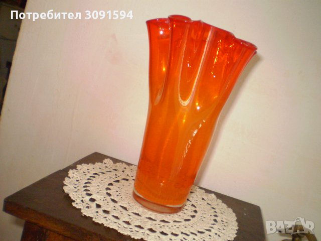 Ретра стъклена червена ваза височина 21 см, снимка 5 - Други ценни предмети - 41437431