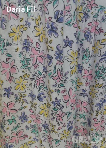 Бяла рокля в сини и розови цветчета на волани, снимка 3 - Рокли - 41535380