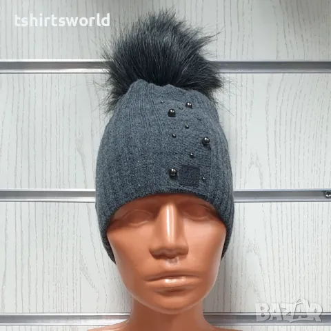 Нова зимна дамска шапка с камъчета в сив цвят с пух/помпон, снимка 2 - Шапки - 47928050