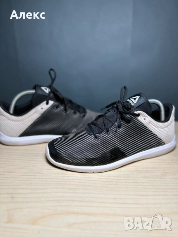 Продавам дамски маратонки Reebok