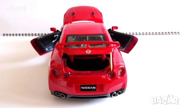 Nissan GT-R 2009 Bburago DIAMOND Мащаб 1:18, снимка 4 - Колекции - 53768825