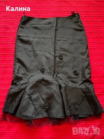 Официална черна пола с 3D цветя, снимка 2 - Поли - 47523648