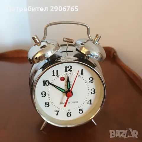 Часовник будилник с камбанки Китайски работещ, снимка 2 - Антикварни и старинни предмети - 49474807
