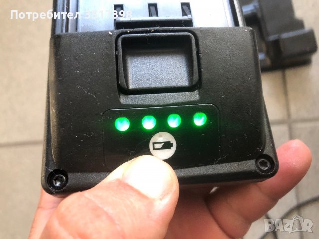 Зарядно батерия и вложка за преса, снимка 6 - Винтоверти - 40075490