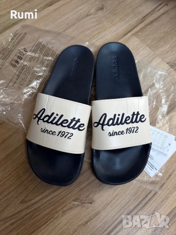Чисто нови оригинални чехли adidas adilette ! 42,43 н, снимка 11 - Мъжки чехли - 52249402