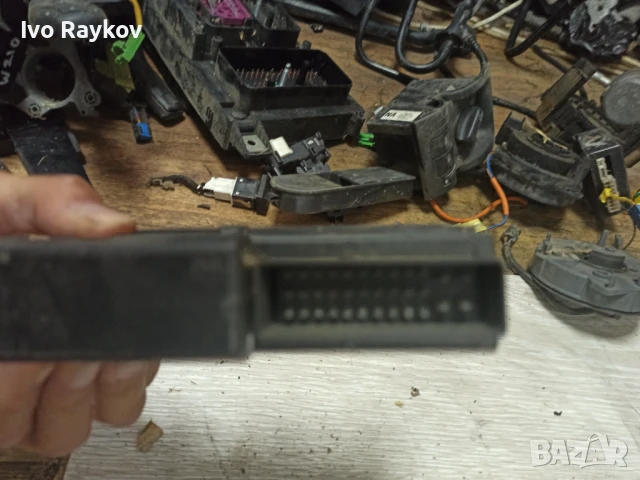 Бутони ел. стъкла за Volkswagen Passat III Variant B5 , 3B4 959 793, снимка 4 - Части - 51342299