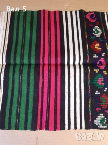 Автентична красива вълнена престилка , носия, снимка 3 - Антикварни и старинни предмети - 51768590