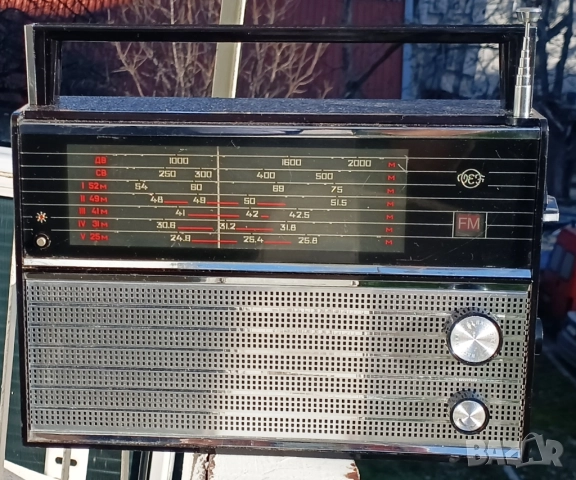 96 🎶 VEF-201 – Ретро радио със съвременно звучене 🎶, снимка 2 - Антикварни и старинни предмети - 52957417