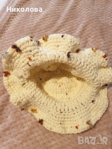 Продавам ръчно плетена зимна шапка , снимка 2 - Шапки - 41972484