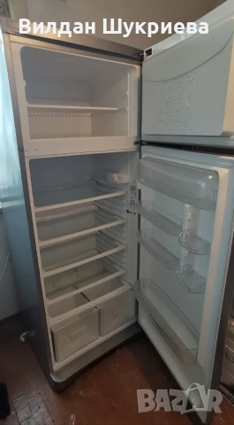 Хладилник с фризер Indesit , снимка 2 - Хладилници - 51113293