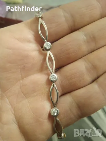 Красива сребърна гривна с циркони сребро 925, снимка 3 - Гривни - 47891851