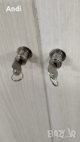 Трикрил гардероб с плъзгащи се врати и заключване - офис шкаф 135/150/45, снимка 15 - Шкафове и рафтове - 53841125