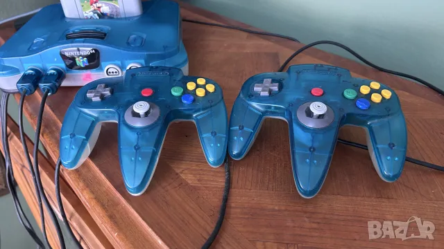 Nintendo 64 (N64) в лимитирания полупрозрачен цвят Ice Blue (прозрачно синьо от серията Funtastic),, снимка 6 - Nintendo конзоли - 55720629
