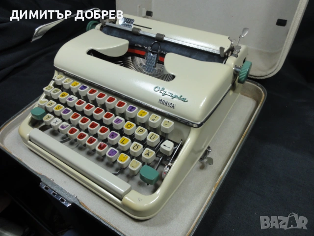 СТАРА РЕТРО ПОРТАТИВНА ПИШЕЩА МАШИНА OLYMPIA MONICA, снимка 3 - Антикварни и старинни предмети - 53749072
