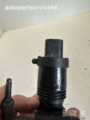 Помпа за казанче за чистачки за Jeep Compass 2.2 CRD (2011) 05152075AC, снимка 2 - Части - 53392120