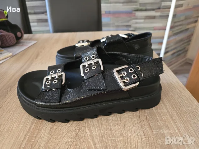 Дамски обувки- официални, спортни Reebok и ежедневни сандали, снимка 10 - Сандали - 56097206