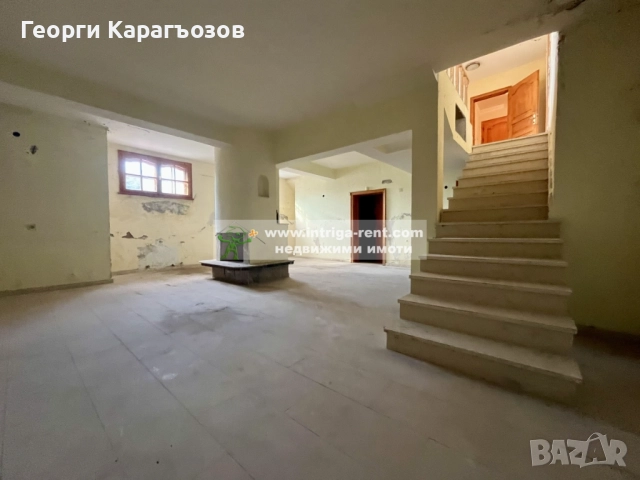 №4012 Къща с двор, гаражи и басейн в село Минерални бани, Хасково., снимка 11 - Къщи - 52010691