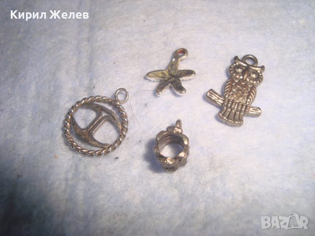 Лот 4 СТАРИ СРЕБРИСТИ УКРАШЕНИЯ БИЖУТА МЕДАЛЬОНЧЕТА 26145, снимка 4 - Колиета, медальони, синджири - 36248174