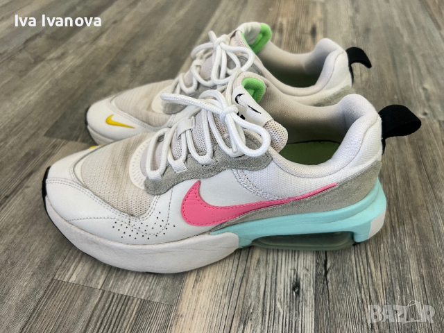 Nike дамски сникърси, снимка 1 - Маратонки - 44526184