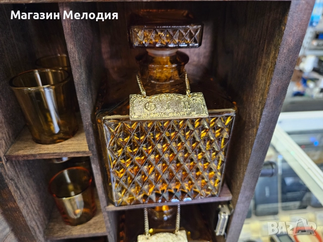 Бар шкаф за алкохол във формата на стенен телефон с музикална кутия. , снимка 11 - Антикварни и старинни предмети - 36183490