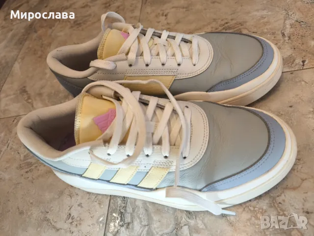 Нови оригинални маратонки Адидас, 40 2/3 номер от естествена кожа!, снимка 4 - Маратонки - 47648442