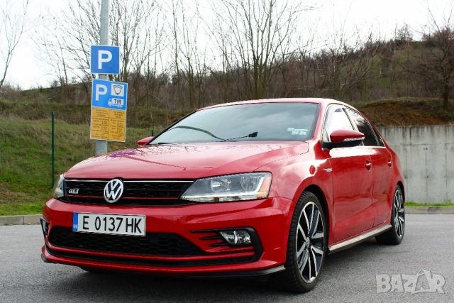 VW Jetta GLI 2018 г 211 кс DSG мъртва точка Park Assist CarPlay Android Auto