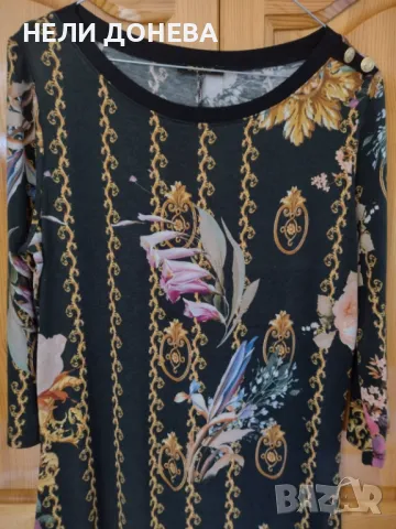 Рокля на Daphne с уникален принт и декорирани копчета!, снимка 2 - Рокли - 47623711