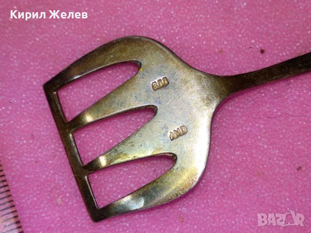 AMD СТАРА РЯДКА КОЛЕКЦИОНЕРСКА ФИГУРАЛНА СРЕБЪРНА ВИЛИЧКА Тип ГРЕБЛО СРЕБРО 800 ПРОБА с ПАТИНА 42979, снимка 12 - Колекции - 44373401