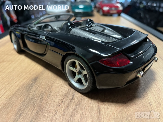 BBUARGO колекционерски модел PORSCHE CARRERA GT 2002 г. 1:18 мащаб, снимка 3 - Колекции - 52879350