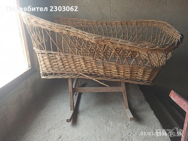 Стара плетена бебешка кошара, снимка 2 - Антикварни и старинни предмети - 53690939