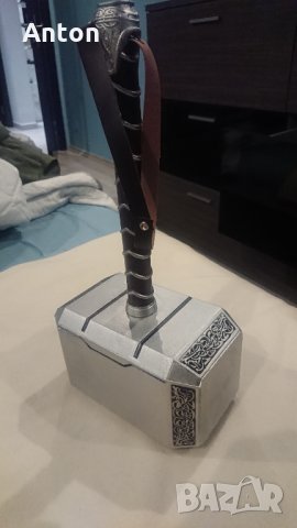 Продавам чука на Thor ( Тор ) в реални размери много добро качество
