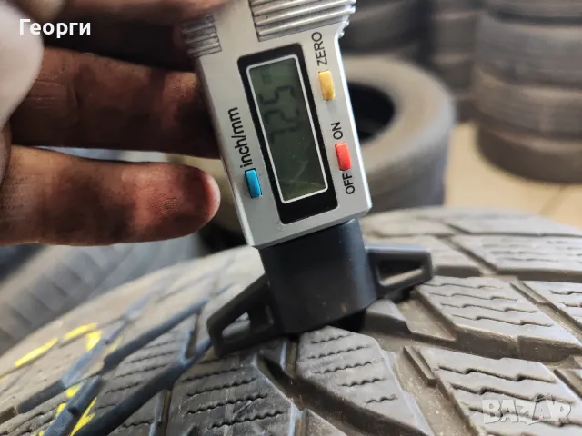 2бр.зимни гуми 235/35/20 Nokian, снимка 2 - Гуми и джанти - 50107422