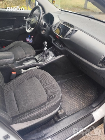 Киа Спортидж 2.0 crdi, снимка 7 - Автомобили и джипове - 51997958