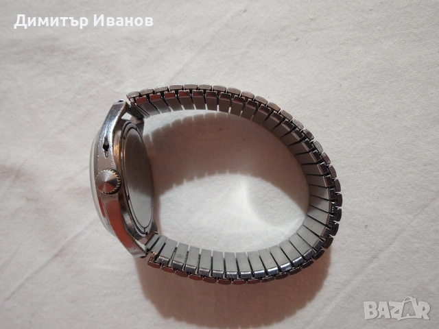 Слава -съветски механичен часовник - автоматик. В много добро състояние, сменя ден и дата. , снимка 3 - Мъжки - 53388463