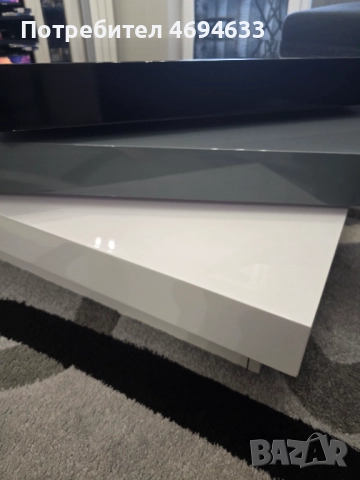 Продавам холна маса на три нива