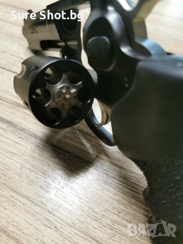Ruger GP100, снимка 5 - Бойно оръжие - 52373729