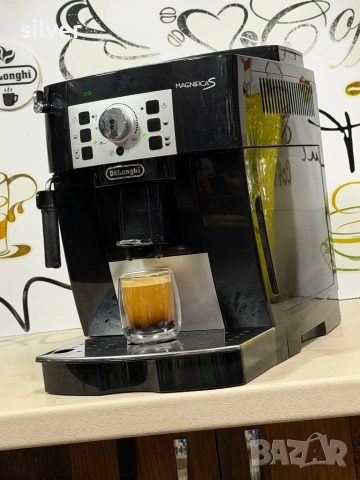 Кафемашина кафе автомат delonghi magnifica S с гаранция