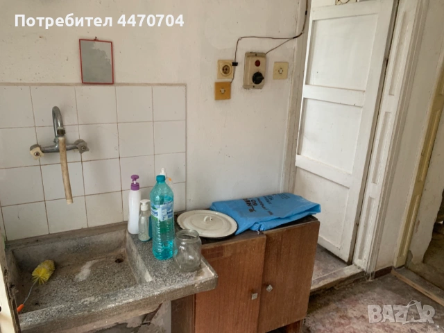 КЪЩА С ДВОР И ГЕРАН В С. ДОЙРЕНЦИ – 30 000 €, снимка 2 - Къщи - 53242519