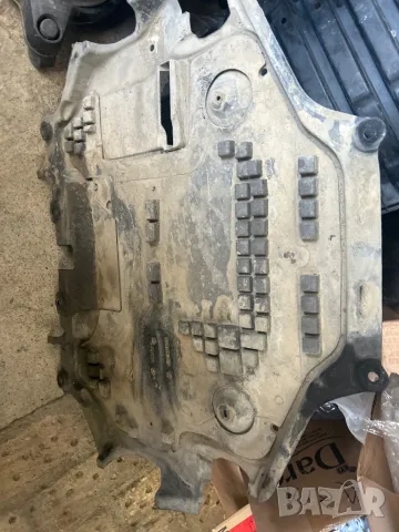 кора под кутия скорости и под двигател мотор мерцедес е класа W212 2015 4Matic 4x4 кори под купе 4х4, снимка 4 - Части - 50219738