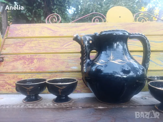 Ретро соц керамичен сервиз за вино и ракия – черна керамика със злато